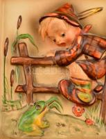 Hummel kisfiú békával, jelzett, kézzel festett, apró lepattanással, 12×12 cm