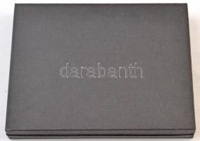 Éremtartó kazetta, kivehető tálcával, összesen 24 férőhellyel. Használt, de jó állapotban