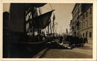 Trieste, Trieszt; Canale grande / quay, ship with timber cargo