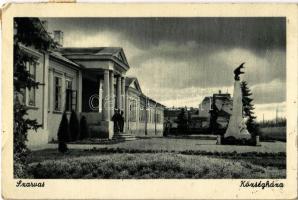 40 db főleg régi magyar és történelmi magyar városképes lap; vegyes minőség / 40 mainly pre-1945 Hun...