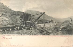 Panama The canal works