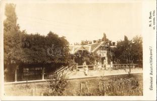 Balatonföldvár - 8 db régi fotó képeslap: vasútállomás, hajóállomás, motorcsónak, Zrínyi és Garabonciás szálló, vitorlások / 8 pre-1945 photo postcards