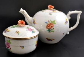 Herendi Viktória mintás teás készlet, kézzel festett, jelzett. Két rózsán kis lepattanással