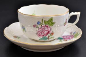 Herendi Viktória mintás teás készlet, kézzel festett, jelzett. Két rózsán kis lepattanással