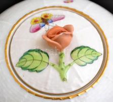 Herendi Viktória mintás teás készlet, kézzel festett, jelzett. Két rózsán kis lepattanással