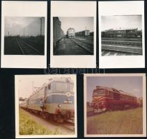1972-1973 Egy mozdonyvezető képei. 43 db vonatokról készített fotó / 43 photos of locomotives, made by a locomotive driver