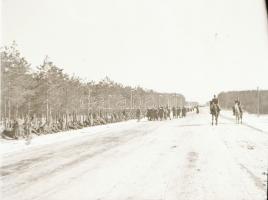 cca 1942 Thöresz Dezső (1902-1963) békéscsabai gyógyszerész és fotóművész szolgálatot teljesített eg...