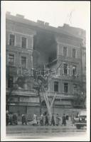 1956 2 db fotó a forradalomban romossá vált Budapestről 9x14 cm