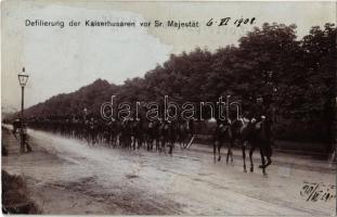 1908 Defilierung der Kaiserhusaren vor Sr. Majestät / WWI K.u.K. military parade of hussars in the presence of Emperor Franz Joseph. photo (EK)