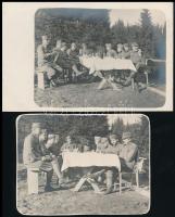 1917 Tiszti asztaltársaság ebéd közben, 3 db fotólap, rajtuk Várady Albert (1870-?) huszártiszt, később ezredes, a m. kir. varasdi 10. honvéd huszárezredből, 8x10 cm és 13,5x8,5 cm közötti méretben