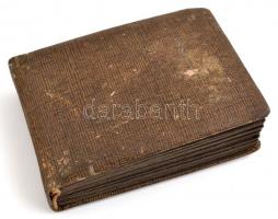 cca 1920-1930 46 db fényképet tartalmazó fotóalbum. Családi képek, vízparti nyaralások, gyermekek