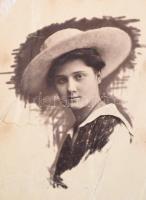 cca 1890-1940 Vegyes fotó tétel, 40 db, közte fotó, fotó kartonon, fotólap, közte feliratozottakkal,...