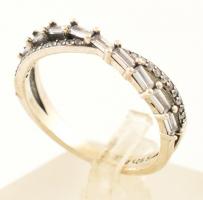 Ezüst(Ag) kövekkel díszített Pandora gyűrű, jelzett, méret: 55, bruttó: 2,2 g