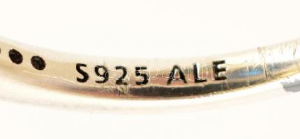 Ezüst(Ag) Pandora kék köves gyűrű, jelzett, méret: 54, bruttó: 2,3 g