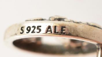 Ezüst(Ag) fás fülbevalópár, jelzett, d: 1 cm, bruttó: 1,9 g