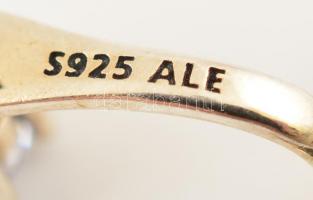 Ezüst(Ag) köves Pandora fülbevalópár, jelzett, h: 2,5 cm, bruttó: 4 g