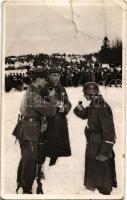 1939 Uzsok, Uzok, Uzhok; Magyar-Lengyel baráti találkozás a visszafoglalt ezeréves határon, borral koccintó katonák / Hungarian-Polish meeting on the historical border, military, soldiers clink glasses and drink wine (b)