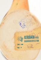 Bodrogkeresztúri kerámia madarak, 2 db, kézzel festett, jelzett, kis kopásnyomokkal, m: 15 és 10 cm