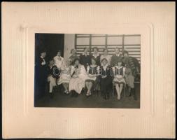 cca 1930 2 db régi iskolai tablókép, közte: Bp., Kőbányai Kápolna téri Iparostanonc Iskola leánynöve...