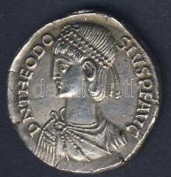 Ókori római pénz hamisítványa (Theodosius)