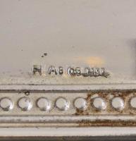 Ezüst (Ag.) lemezes olasz fa dobozka, jelzett, hasított bőr belsővel, javított, 14×10 cm