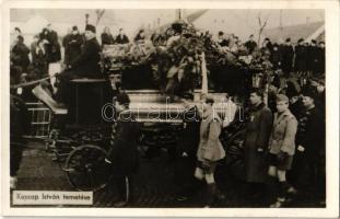 31 db régi Kaszap Istvánnal kapcsolatos képeslap, nagy része ritkán látható képek a temetéséről; köz...