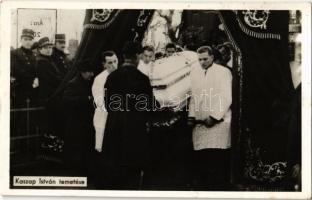 31 db régi Kaszap Istvánnal kapcsolatos képeslap, nagy része ritkán látható képek a temetéséről; köz...