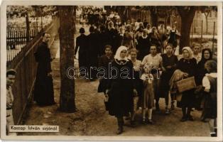 31 db régi Kaszap Istvánnal kapcsolatos képeslap, nagy része ritkán látható képek a temetéséről; köz...