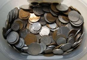 1kg vegyes fémpénz, egész világ, régi és új