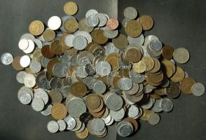 1kg vegyes fémpénz, egész világ, régi és új