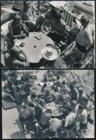 Sakkozók és kártyázók a strandon, 3 db jelzetlen fotó, 13×18 cm