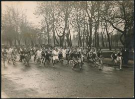 cca 1940-1950 Futóverseny a Ligetben, 2 db fotó, 17×23 cm