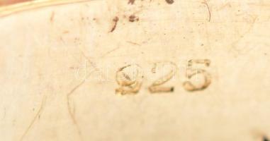 Ezüst(Ag) gyöngyházzal díszített hullámos gyűrű, jelzett, méret: 58, bruttó: 6,3 g