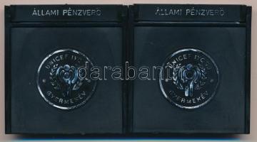 1979. "Nemzetközi Gyermekév" Ag bélyegérem (2x) eredeti ÁPV tokban (3,41g/0.835/27x22mm) T...