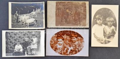 Kb. 98 db RÉGI fotó és fotó képeslap: katonai, tenisz, hölgyek, gyerekek, párok, műtermi fotók, élet...