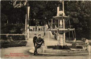 1915 Vladikavkaz, entrance stairs to the Erofeev Park track, fountain