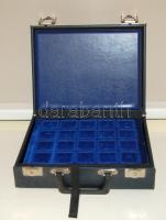 Éremtartó koffer, 5db plüss tálcával, 1x10 férőhelyes, 4x20 férőhelyes, használt, de nagyon jó állapotú