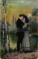 20 db főleg régi motívumlap: romantikus szerelmespáros lapok, folklór és művészlapok, hölgyek, színé...