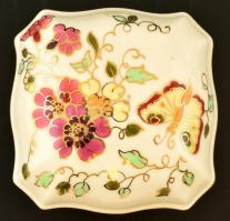 Zsolnay pillangómintás dobozka, kézzel festett, jelzett, hibátlan, 10×10×6 cm