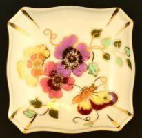 Zsolnay pillangómintás porcelán ékszertartó doboz, kézzel festett, jelzett, apró kopásnyomokkal, 7×7...