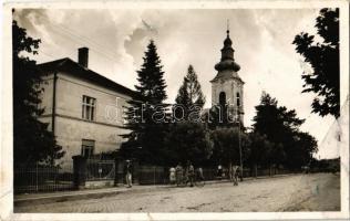 Nagyberezna, Velykyi Bereznyi, Velky Berezny; Görög katolikus templom, szolgabíróság, kerékpáros katona / Greek Catholic church, court, soldiers on bicycle  (EB)