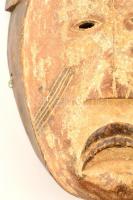 cca 1970 Afrikai faragott festett maszk, kopott, 31×20 cm