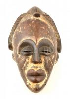 cca 1970 Afrikai faragott festett maszk, kopott, festék lepattanásokkal, 44×28 cm
