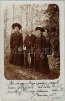 1910 Kalotaszeg, Tara Calatei; postások kiránduláson / postmen on a hike. photo (apró lyuk / pinhole)
