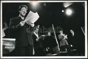 26 darabos régi fotó városképek, híres személyek, tájképek, több pecséttel jelzett