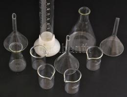 10 db laboratóriumi üvegtárgy