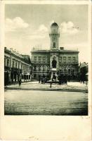Komárom, Komárnó; Városháza a Klapka szoborral / radnica s Klapkovym pomníkum / town hall, statue + 1938 Komárom visszatért So. Stpl (EK)