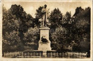 Rimaszombat, Rimavská Sobota; Tompa Mihály szobra / statue