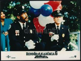 10 db filmfotó a Rendőrakadémia 6. c filmről 18x24 cm