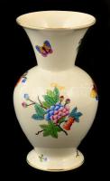 Herendi Viktória mintás váza, kézzel festett, jelzet (koronás), apró kopásnyomokkal, m: 19,5  cm